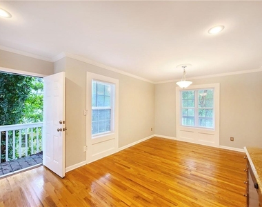 128 Brook Circle Se - Photo Thumbnail 5