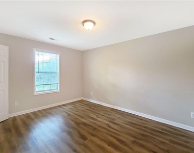 128 Brook Circle Se - Photo Thumbnail 24