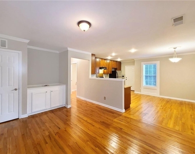 128 Brook Circle Se - Photo Thumbnail 3