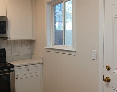 2156 Park Terrace - Photo Thumbnail 5