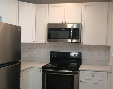 2156 Park Terrace - Photo Thumbnail 6