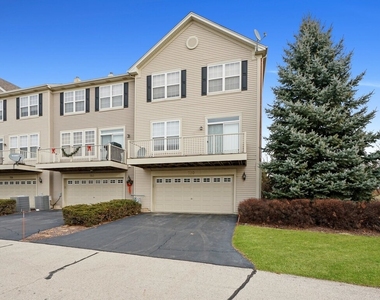760 Lambert Lane - Photo Thumbnail 16