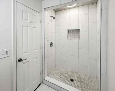 1044 Oaks Parkway Se - Photo Thumbnail 20