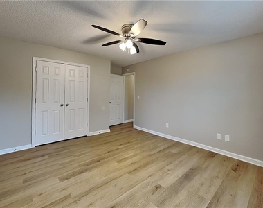 786 Beranda Circle - Photo Thumbnail 11