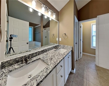 786 Beranda Circle - Photo Thumbnail 9