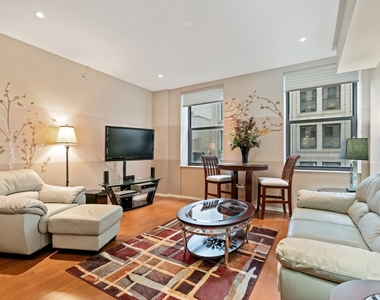 310 S Michigan Avenue - Photo Thumbnail 1