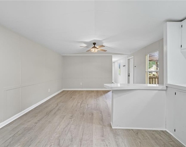 330 Hyde Road - Photo Thumbnail 2