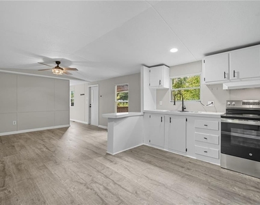 330 Hyde Road - Photo Thumbnail 3
