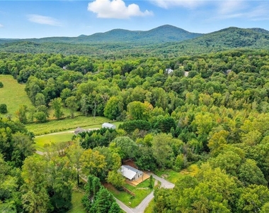 330 Hyde Road - Photo Thumbnail 17