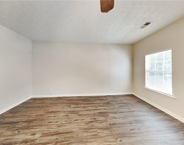 1597 Beech Grove Drive - Photo Thumbnail 4