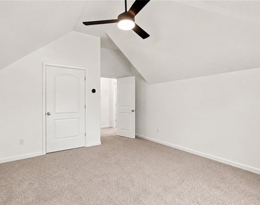 728 Skyview Drive Ne - Photo Thumbnail 10