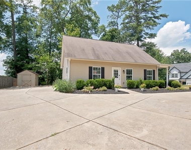 728 Skyview Drive Ne - Photo Thumbnail 21