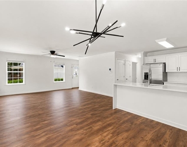 728 Skyview Drive Ne - Photo Thumbnail 7