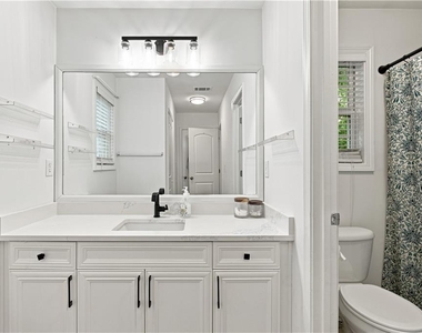 728 Skyview Drive Ne - Photo Thumbnail 15
