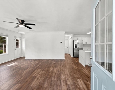 728 Skyview Drive Ne - Photo Thumbnail 5