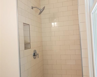 1045 Vance Avenue Ne - Photo Thumbnail 6
