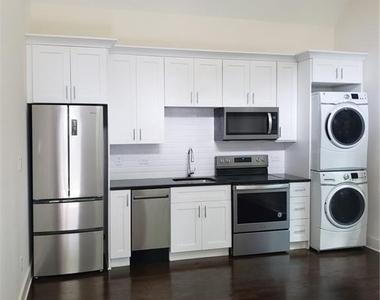 1045 Vance Avenue Ne - Photo Thumbnail 2