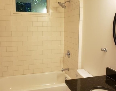 1045 Vance Avenue Ne - Photo Thumbnail 10
