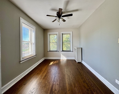 1526 W 89th Street - Photo Thumbnail 3