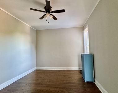 1526 W 89th Street - Photo Thumbnail 4