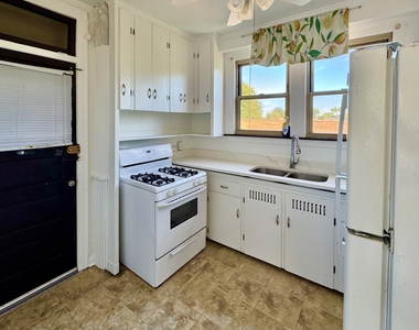 1524 W 89th Street - Photo Thumbnail 4