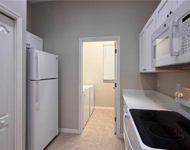 10132 N Golden Elm Drive - Photo Thumbnail 5