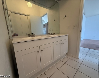 27501 Playa Del Rey Lane - Photo Thumbnail 12