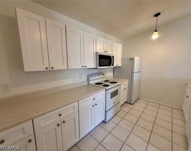 27501 Playa Del Rey Lane - Photo Thumbnail 5
