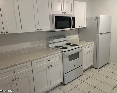 27501 Playa Del Rey Lane - Photo Thumbnail 9