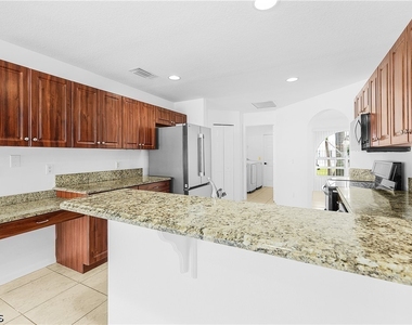 4318 Sw 9th Avenue - Photo Thumbnail 12