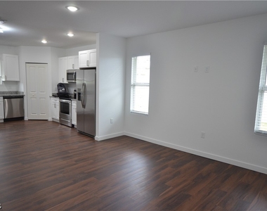 1820 French Street - Photo Thumbnail 9