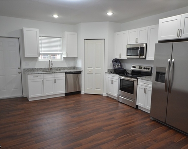 1820 French Street - Photo Thumbnail 10