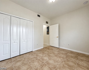4606 Se 5th Avenue - Photo Thumbnail 9