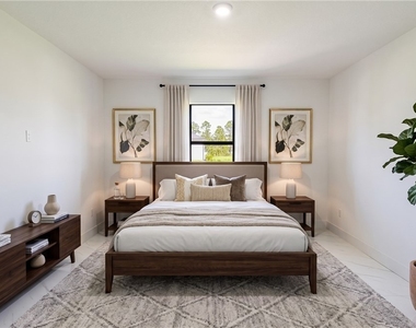 709 Avondale Street E - Photo Thumbnail 15