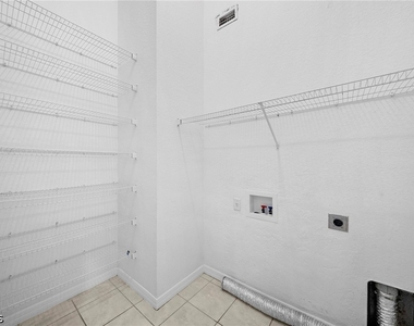 2813 34th Street W - Photo Thumbnail 21