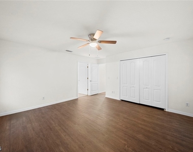 2813 34th Street W - Photo Thumbnail 15