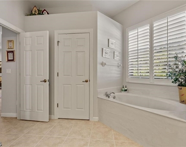 8872 King Henry Court - Photo Thumbnail 12