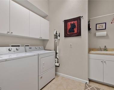 8872 King Henry Court - Photo Thumbnail 17