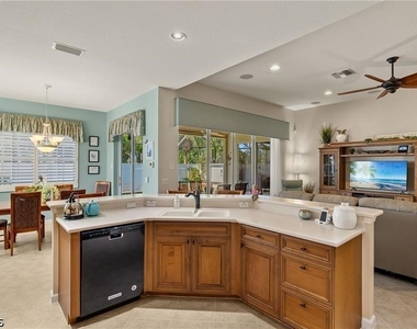 8872 King Henry Court - Photo Thumbnail 5