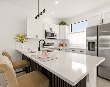 4820 Golfview Boulevard - Photo Thumbnail 5