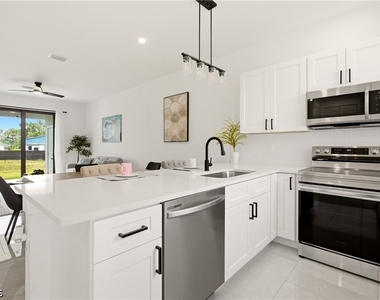 4820 Golfview Boulevard - Photo Thumbnail 6