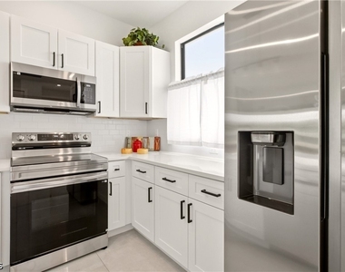 4820 Golfview Boulevard - Photo Thumbnail 3