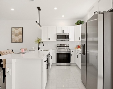 4820 Golfview Boulevard - Photo Thumbnail 8
