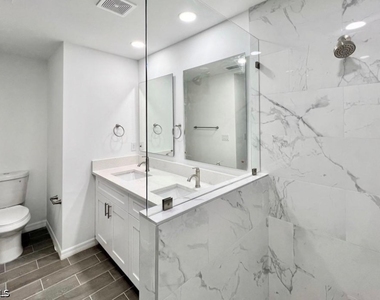 2716 10th Street Sw - Photo Thumbnail 6