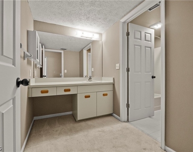 707 Hoover Dike Road - Photo Thumbnail 10