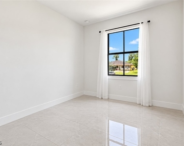 2426 Mae Avenue S - Photo Thumbnail 12