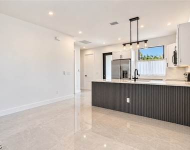 2426 Mae Avenue S - Photo Thumbnail 7