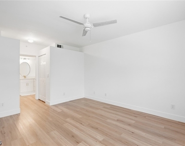 6801 Satinleaf Road S - Photo Thumbnail 15
