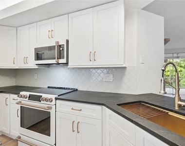 6801 Satinleaf Road S - Photo Thumbnail 4