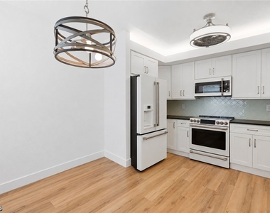 6801 Satinleaf Road S - Photo Thumbnail 6